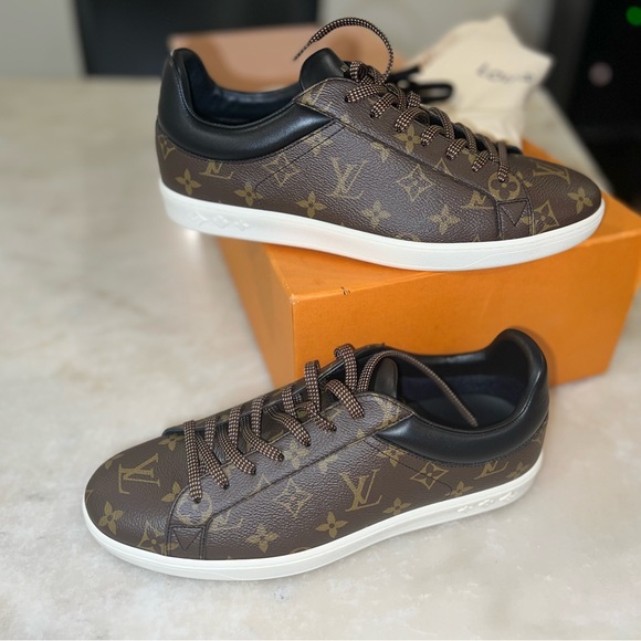 Shoes - Picture 5 of 5